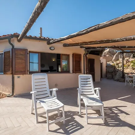 Discesa A Mare-villa Esclusiva Vista Caprera Villa