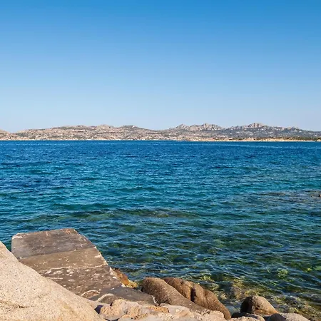 Discesa A Mare-villa Esclusiva Vista Caprera Villa *