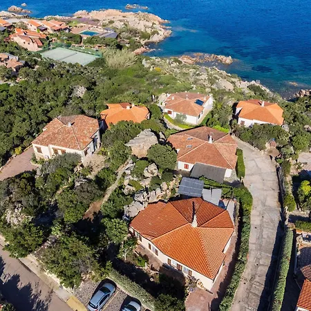 Discesa A Mare-villa Esclusiva Vista Caprera Villa Casa Azara