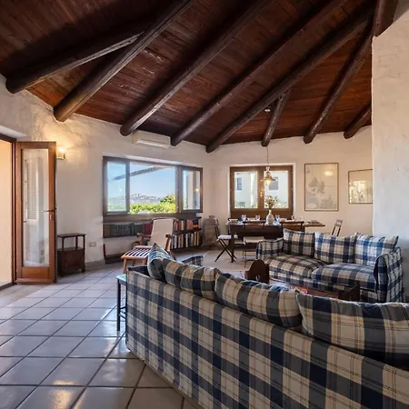 Discesa A Mare-villa Esclusiva Vista Caprera Villa